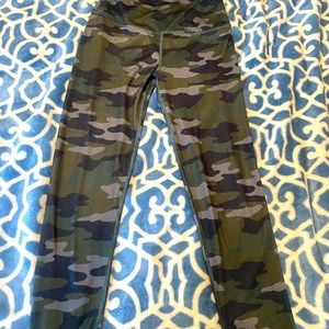 So XS Camo Leggings